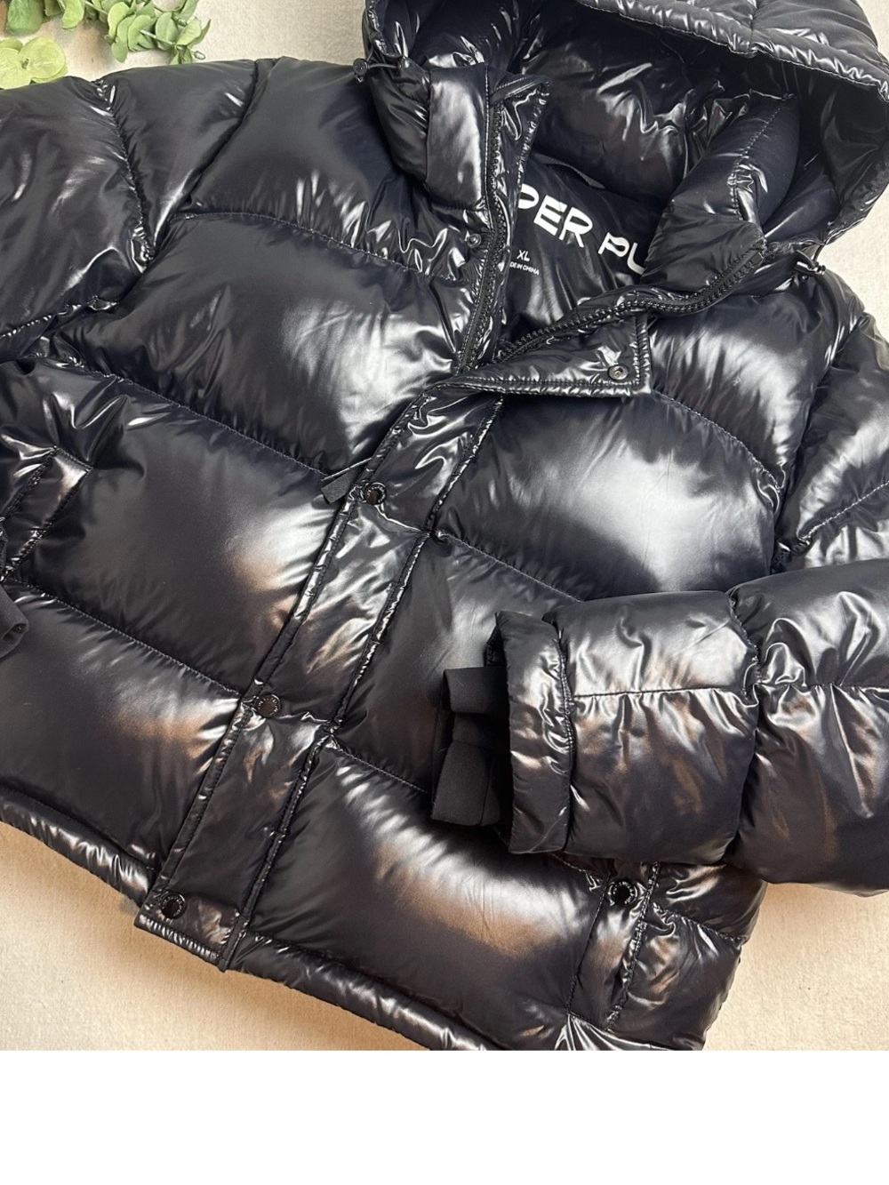 Aritzia The Super Puff Shorty Premium Down Filled Coat Hi Gloss Black